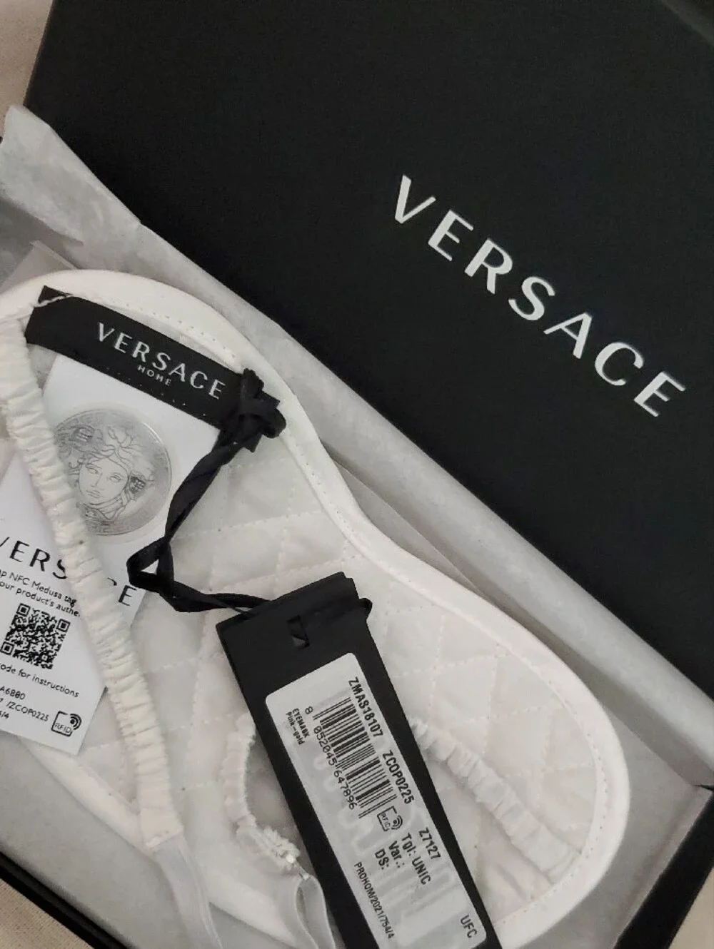 Versace Home Medusa Amplified Eye Sleep Mask White Gold Luxury NIB Gift Box Tag